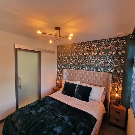 דירה - 3 Bed - Hot Tub House *
